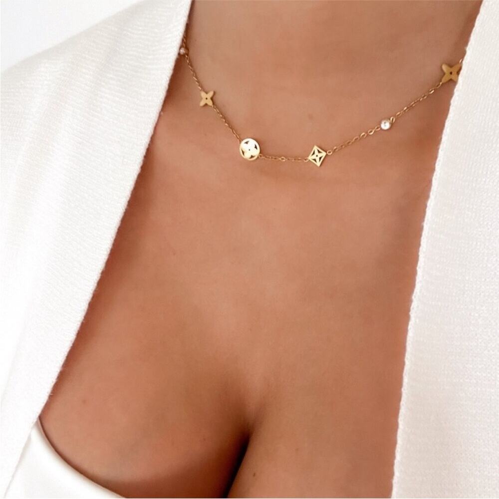 18k Gold Plated Designer Four Leaf Clover Necklace - Picture 3 of 6